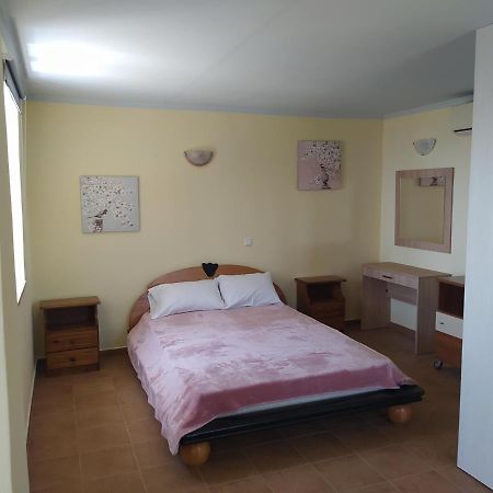 Neohori 1 Apartment Neokhorion  ภายนอก รูปภาพ
